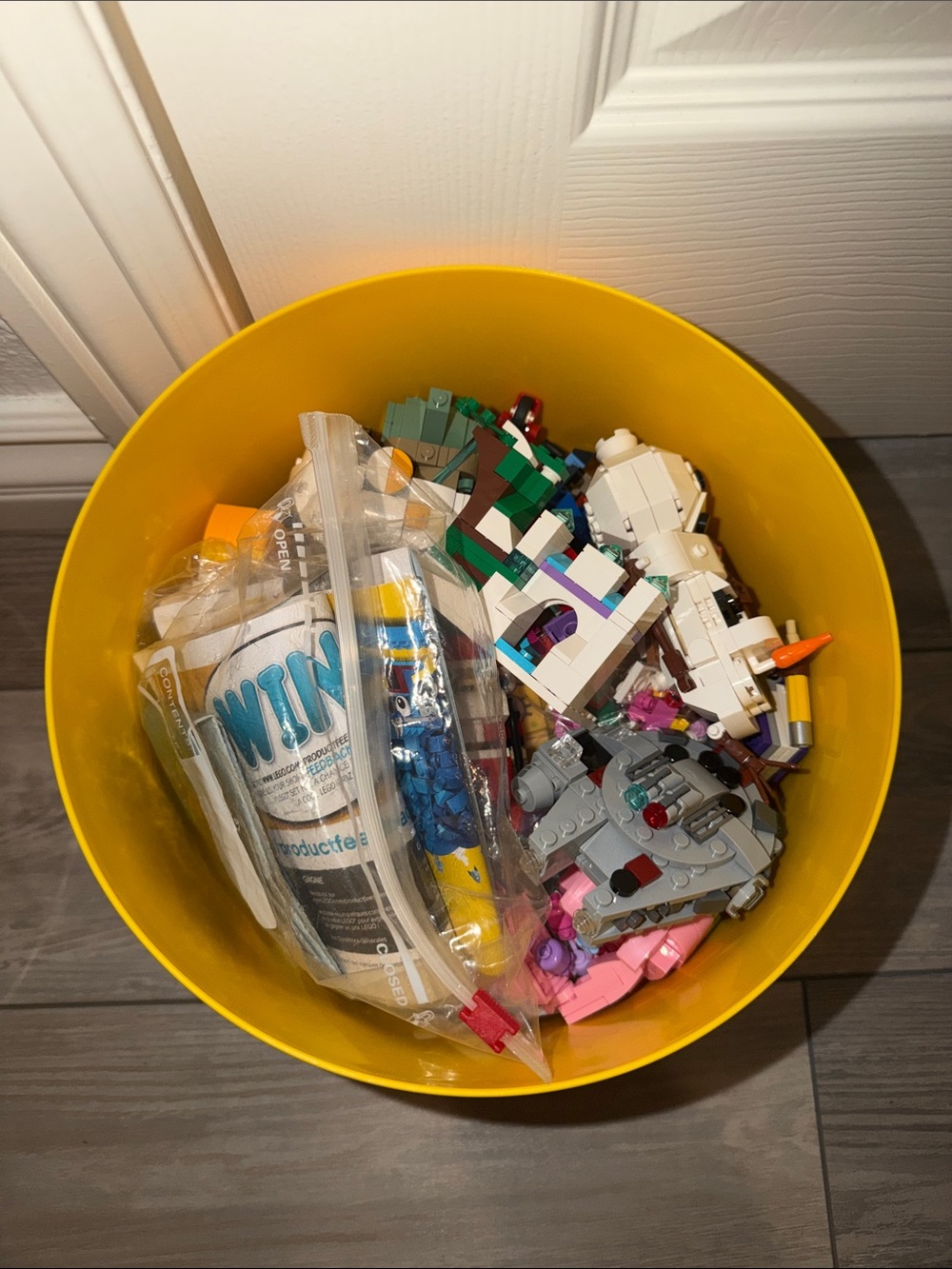 LEGO Yellow Face Storage Head WITH legos